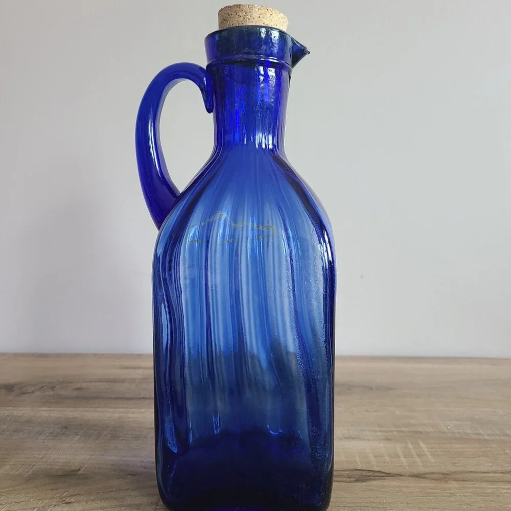 Cobalt blue ribbed glass bottle/jar/decanter with cork stopper. - Picture 5 of 12